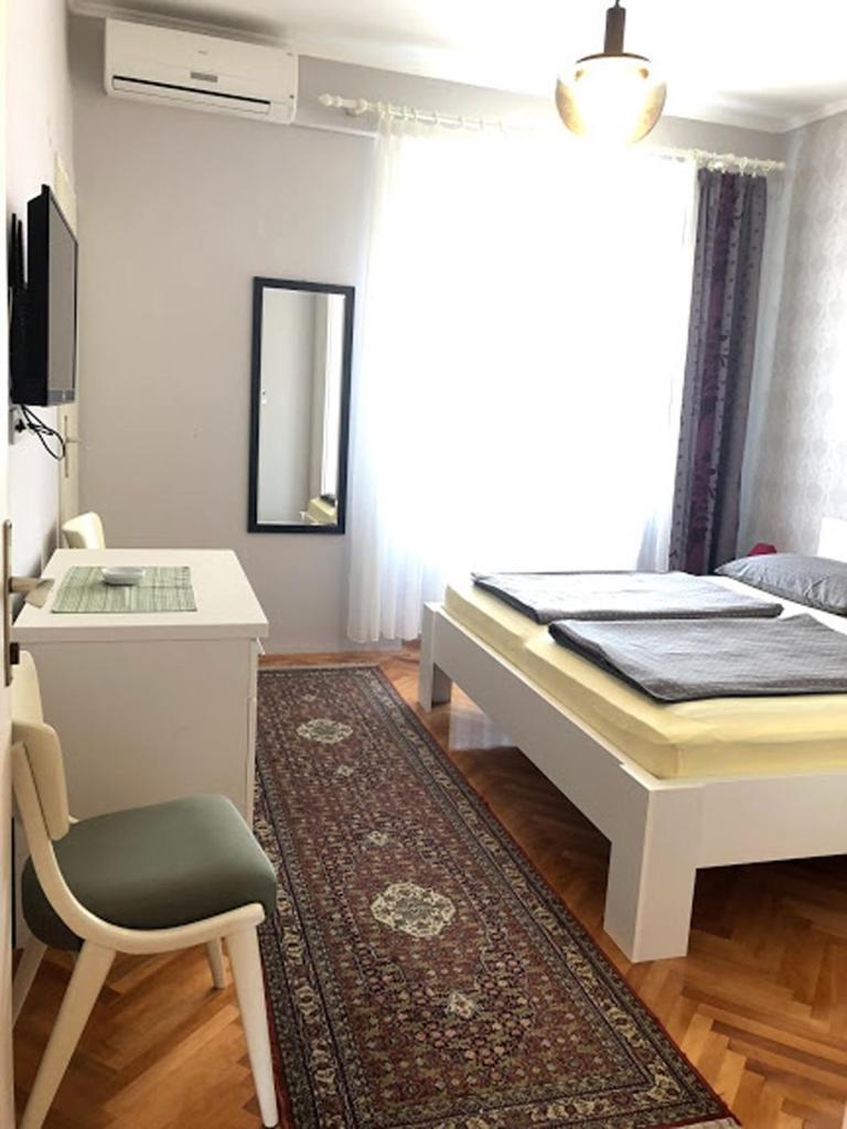 Apartments And Rooms By The Sea Barbat, Rab - 4973 Rab Town Kültér fotó